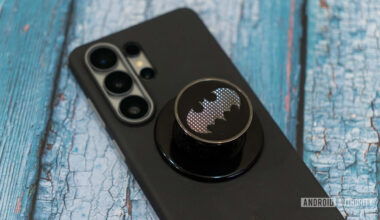 Samsung Galaxy S26 Ultra with MagSafe case and MagSafe PopSocket