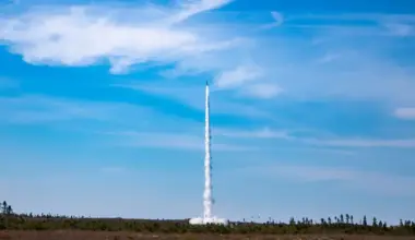 A T-Minus Barracuda sound rocket suffered an anomaly after launching from Spaceport Nova Scotia, prompting teams to abandon a second planned flight.