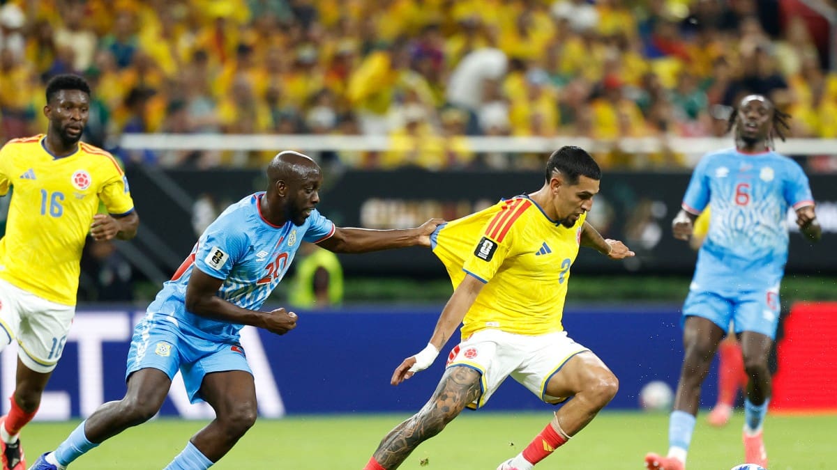 Fifa World Cup: Daniel Munoz goal sends Colombia past DR Congo into World Cup last 16