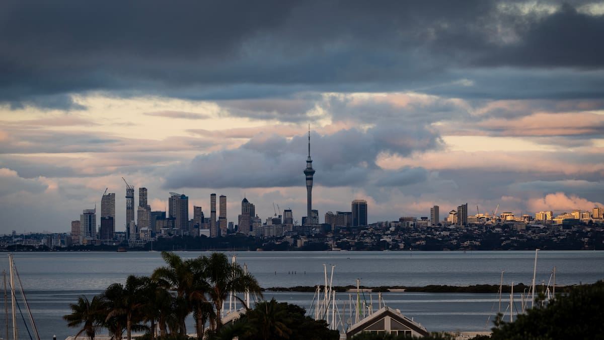 Patchy fog to hit Auckland tonight, MetService issues rain and wind watches for South Island
