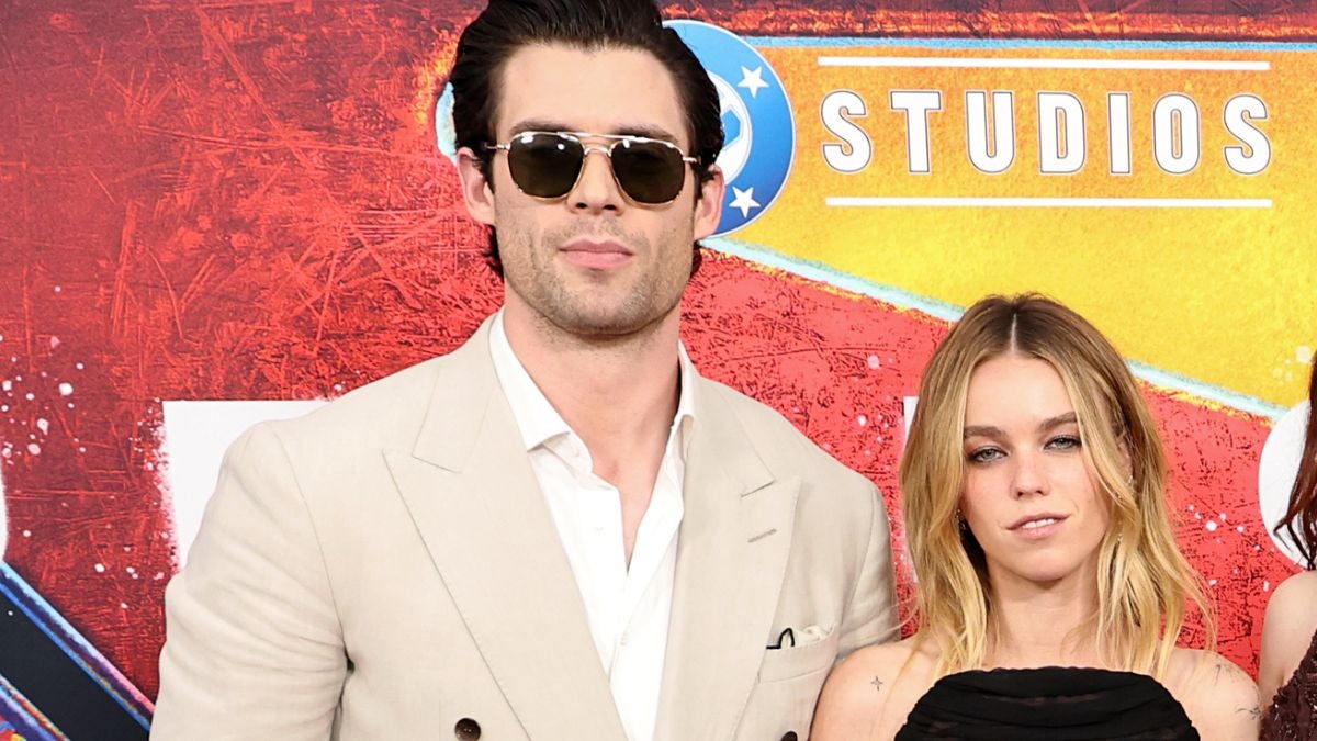 Supergirl Premiere: David Corenswet Defends Milly Alcock From Photographer
