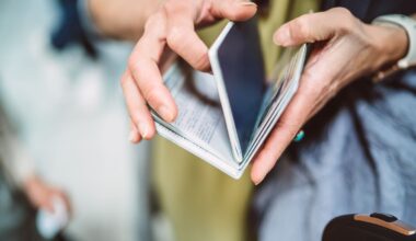 Mum ditches daughter who forgot her passport, goes on holiday anyway