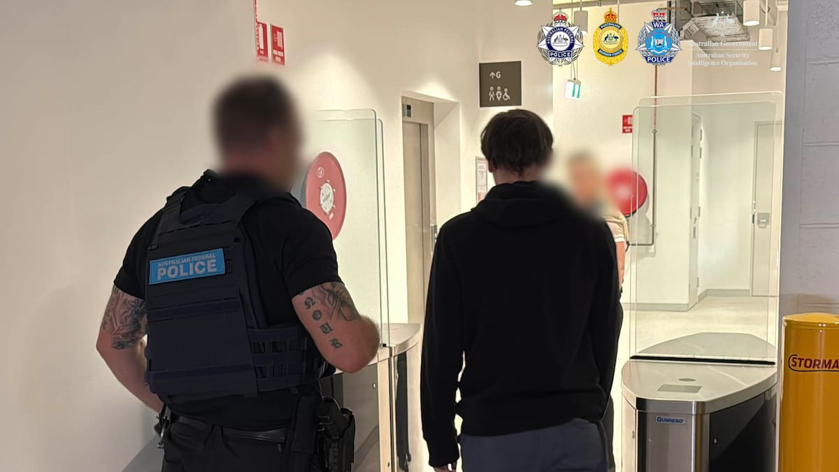 More charges laid against NZ man arrested at Australian border with violent extremist material
