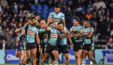 Warriors v Sharks: Late field goal sinks Warriors in physical clash with Cronulla