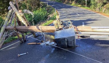 More than 200 without power in Tutukākā after car crashes into pole
