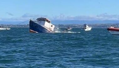 Watch: Twofold Bay trawler scuttled off the Napier coast