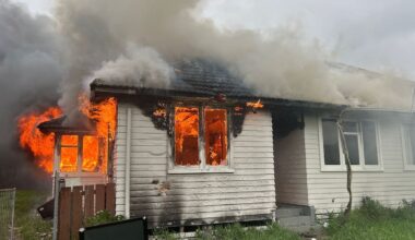 Ōtara house fire: Three fire chiefs battle blaze on Finlay Place during union strike