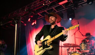 Kiefer Sutherland vows to fight lawsuit accusing him of choking an Uber driver and threatening to kill him