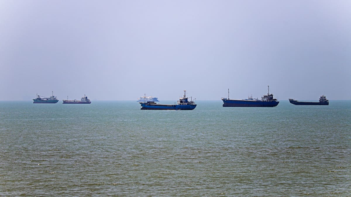 Iran closes Strait of Hormuz again over ceasefire violations in Lebanon