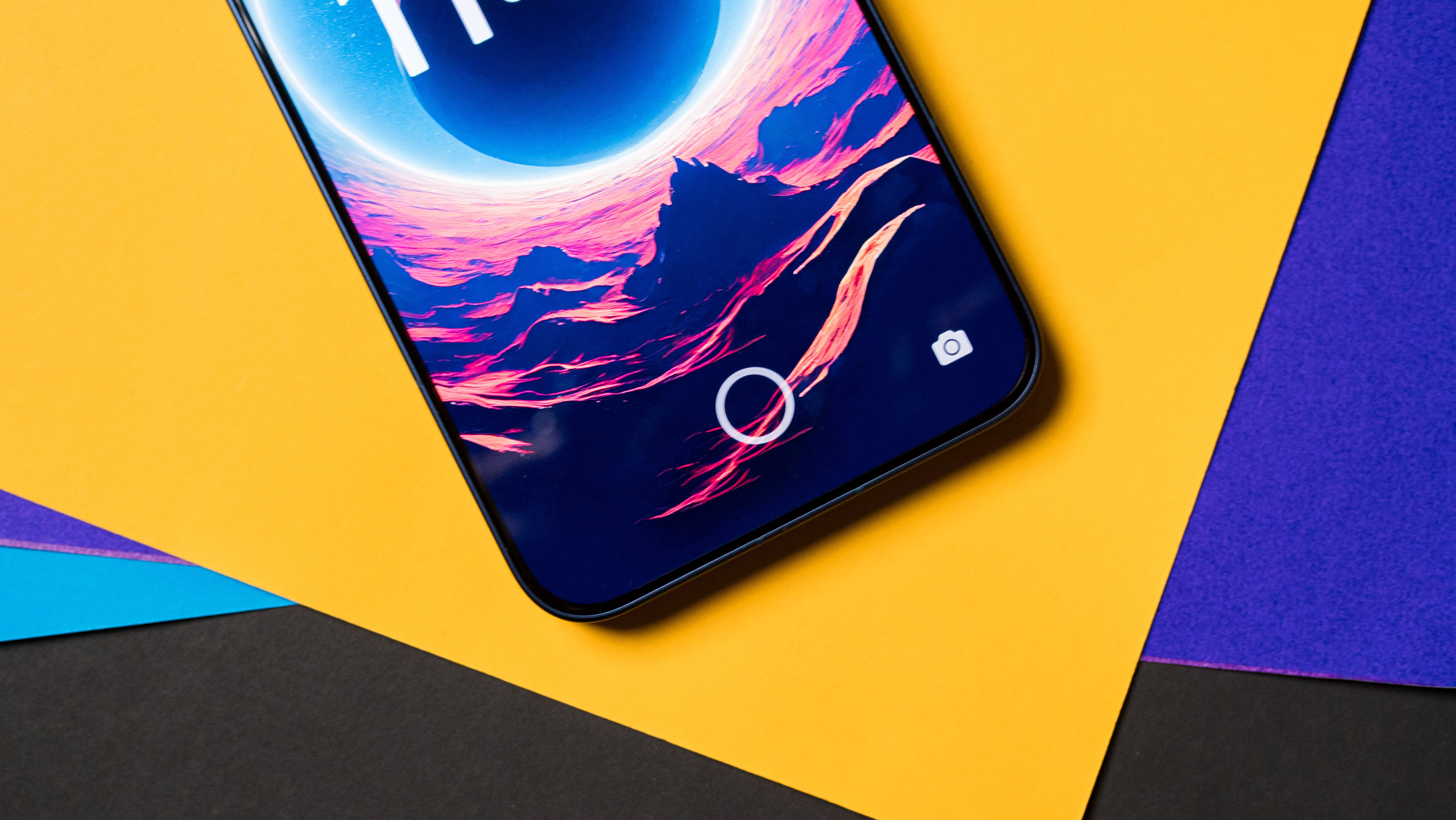 Xiaomi 17T Pro showing the authentication icon 
