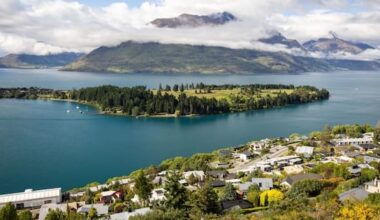 Developer behind Queenstown gondola plan faces fury at public meeting
