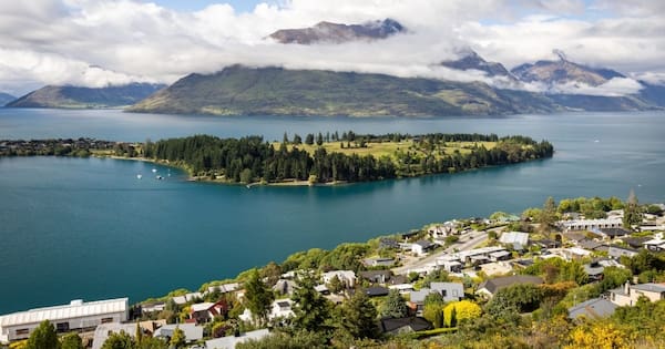 Developer behind Queenstown gondola plan faces fury at public meeting