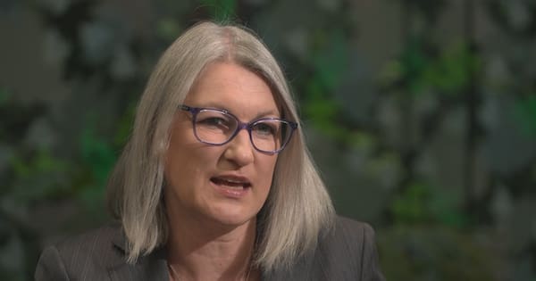 Head of NZ's biggest bank to step down
