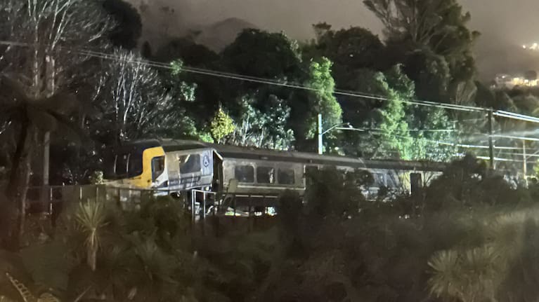 A train partially derailed north of Khandallah Station.
