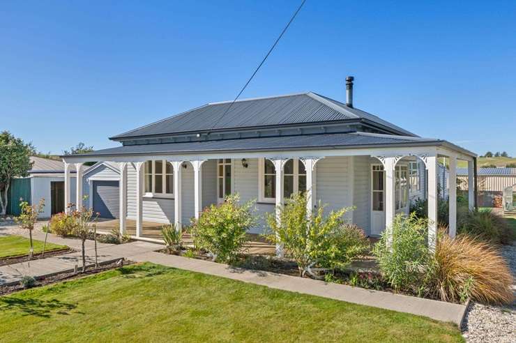 5 Hinemoa Street, in Auckland's Birkenhead, is looking for a tennis fan with $20m-plus to spend. Photo / Supplied