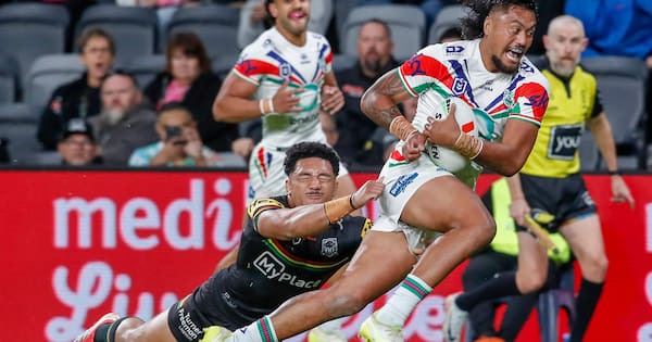Panthers pip Warriors 20-18 in tense NRL top-of-table contest
