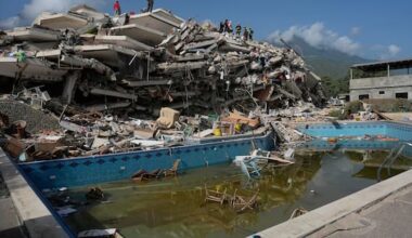 Tensions grow in Venezuela as quake toll hits 1430 and aid lags