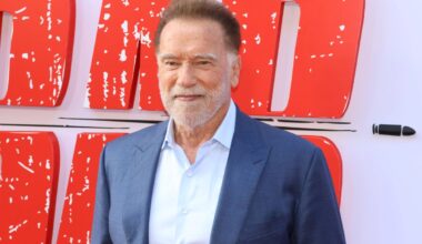 Seven years later, Arnold Schwarzenegger returns to classic action with Geena Davis