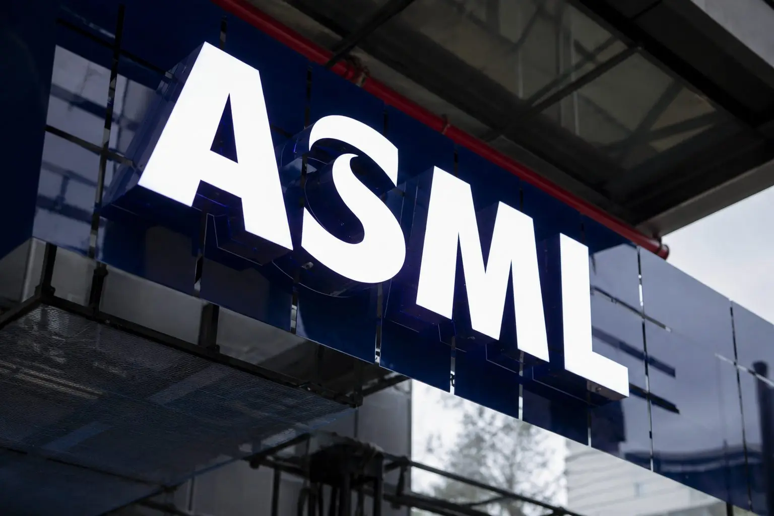 Dispute over ASML China EUV orders puts U.S. export rules to the test
