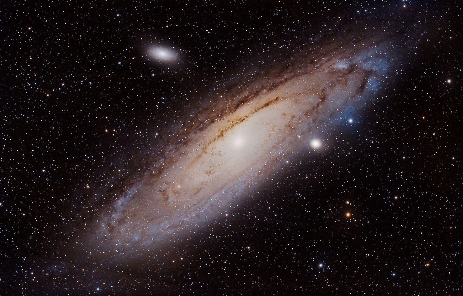 W2246f sits 1.2 billion light years away with an old, quiet central kiloparsec and a still-star-forming disk, but MUSE found no recent collision or active nucleus to explain the galaxy’s split personality