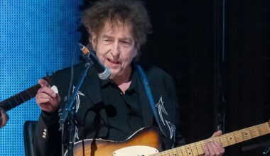 Bob Dylan’s Former Guitarist Addresses His Recent Exit