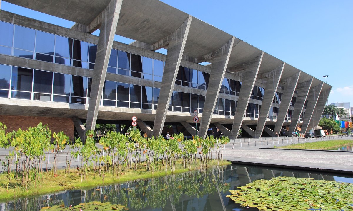 Former director of Rio’s Museu de Arte Moderna ordered to pay breach-of-contract fine - The Art Newspaper