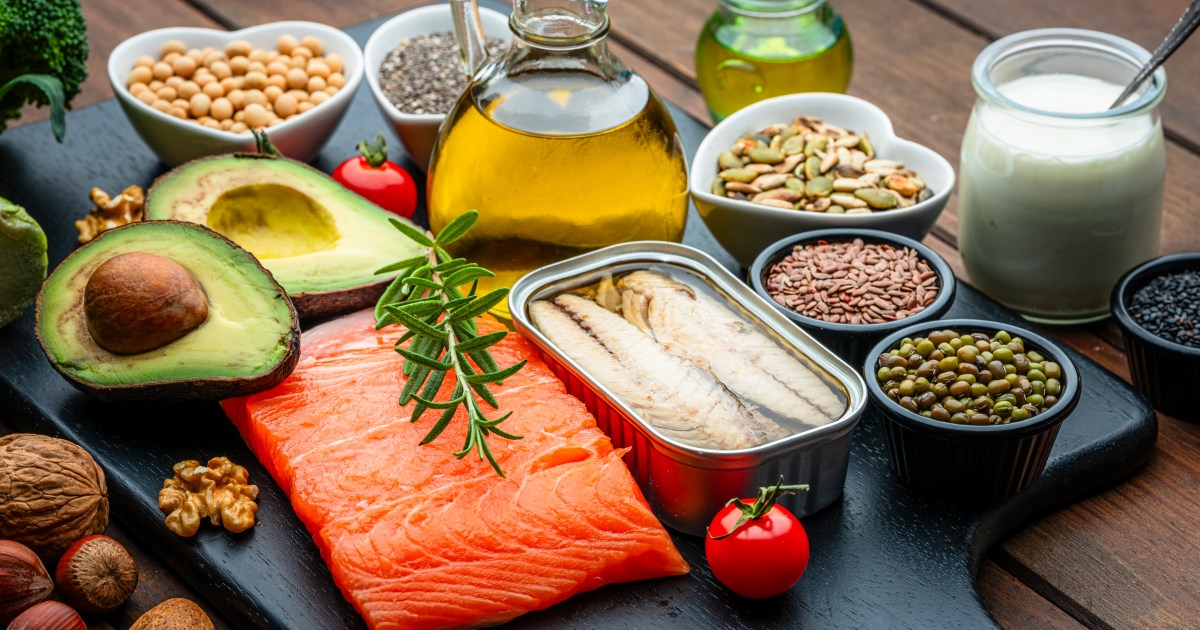 Best and Worst Times Of Day To Eat Fat, According To Dietitians