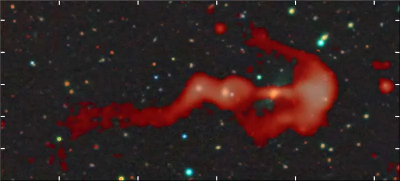 Astronomers Discover Giant ‘Bow-and-Arrow’ Galaxy in Space
