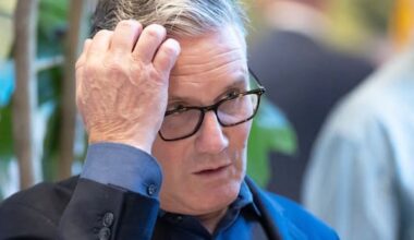 Starmer on the precipice as pressure builds for the leader to resign
