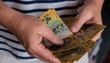 Aussies pull $13 billion out of their superannuations, industry giants losing battle to self-managed funds