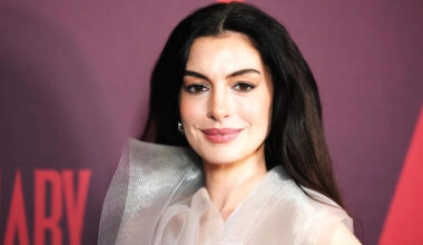 Anne Hathaway’s Unfiltered Pregnancy Announcement Makes Her Look Like a Literal Angel