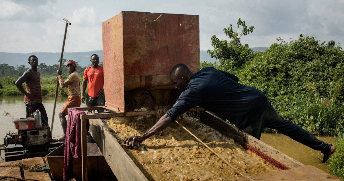 Ghana eyes local control of Gold Fields’ biggest mine in push for more gold revenue