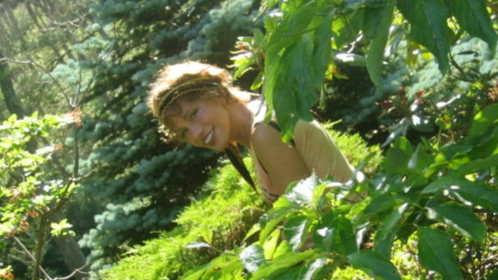 Carly Simon Teases New 'Comes in Waves' Album With 'Howl' Song