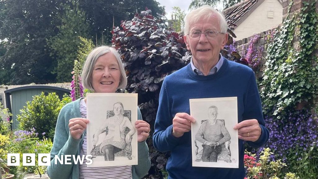 'David Hockney did our portraits' - BBC