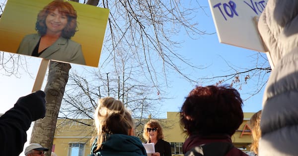 Embattled Nelson councillor Lisa Austin keeps her seat
