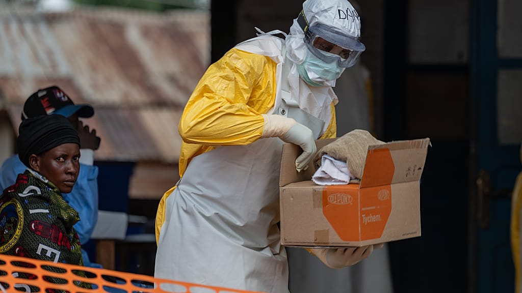 Ebola cases surge over 400 as fears grow over central Africa outbreak