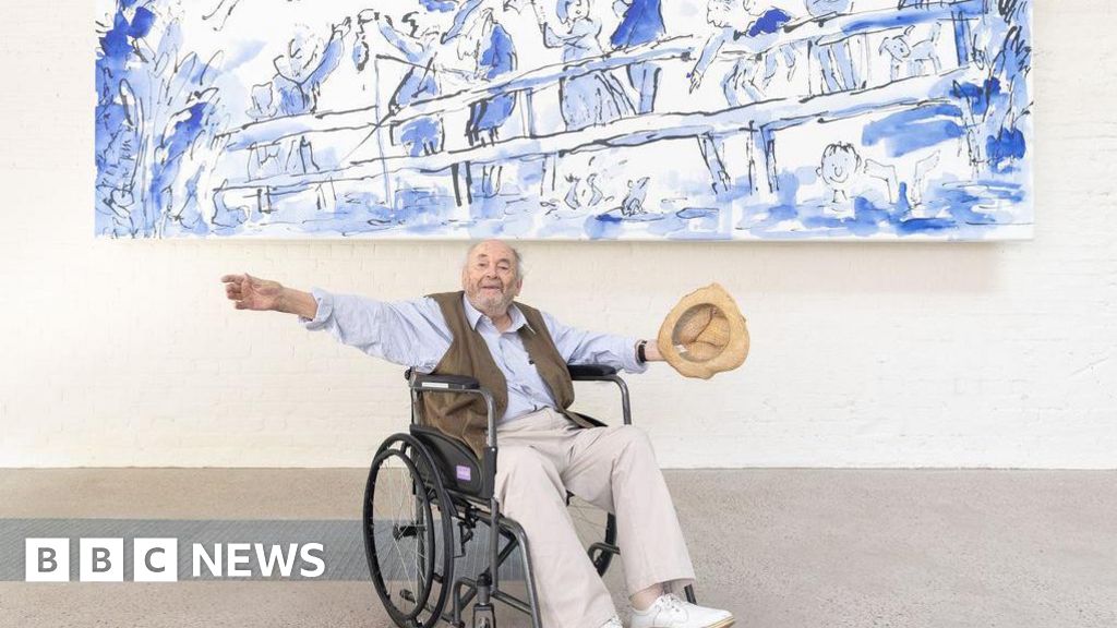 Quentin Blake mural revealed at new arts centre - BBC