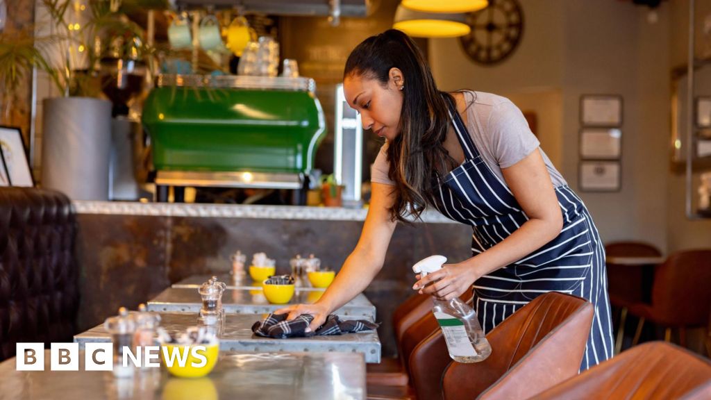 Number of job vacancies hits five year-low - BBC