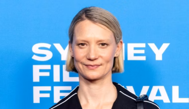 Reclusive Australian star Mia Wasikowska makes rare appearance after retiring from Hollywood