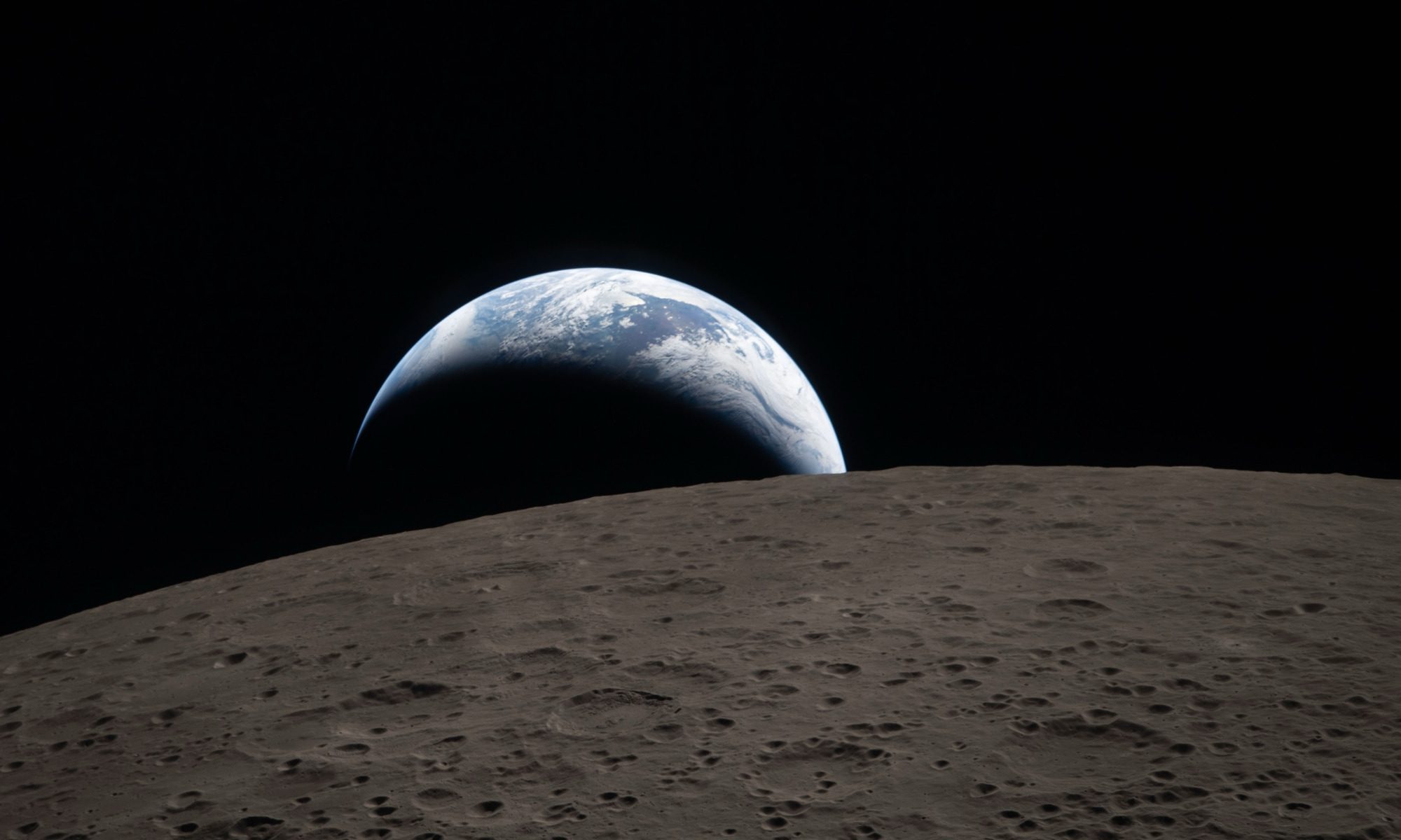 earth photo taken from lunar orbit