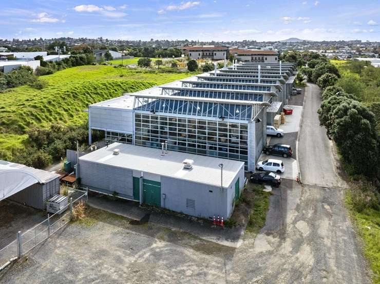 Work on the Seascape apartment tower in Auckland's CBD stopped in 2024. The tower and other properties owned by developer Shundi Customs are being sold by the receivers. Photo / Jason Oxenham