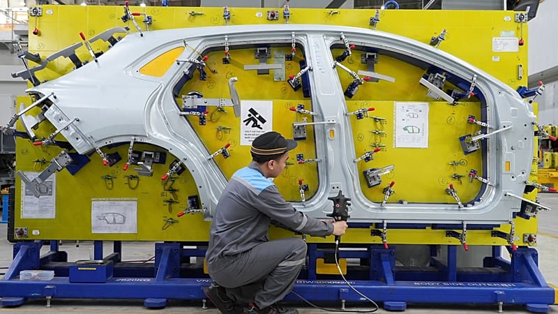 China's factory activity flatlines in May casting doubt over the economy