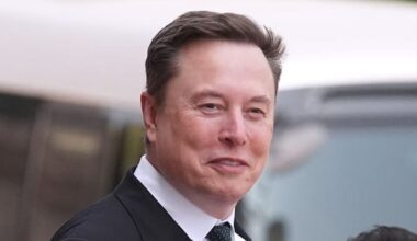 Elon Musk becomes world's first trillionaire as SpaceX goes public