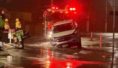 Ute gets stuck in Dunedin sinkhole