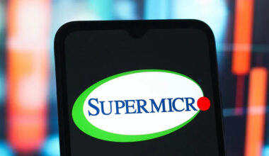 SMCI Stock Gets Target Boost As Mizuho Cites Agentic AI Demand — Jensen Huang Says 'One Prompt Can Launch A 1000-Step Journey'