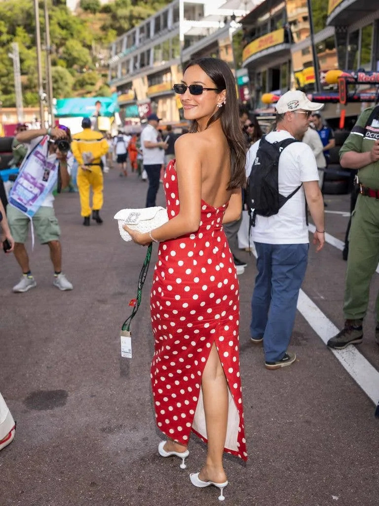 Alexandra teamed the elegant style with a clutch by Roger Vivier