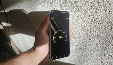 Your Android phone is secretly a loudness meter, light meter, and thermometer