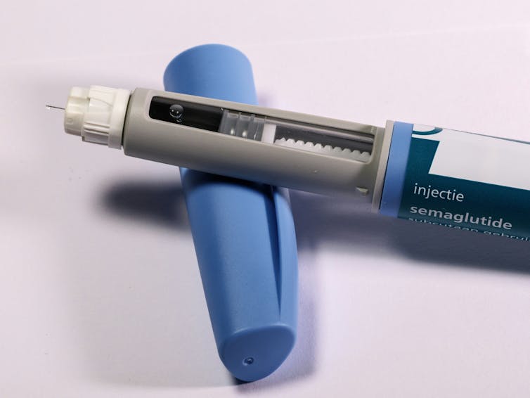 Close up of a semaglutide injector pen