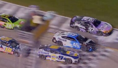 Shane van Gisbergen earns first-ever top five oval finish in Nashville Cup race