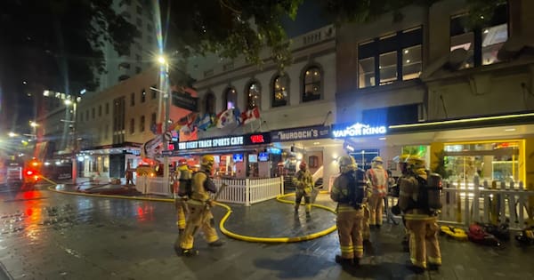 Emergency crews tackle fire at tavern in Auckland CBD